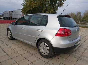 golf 5 1.9 TDI 66KW 2009 god 5 vrata od leda.