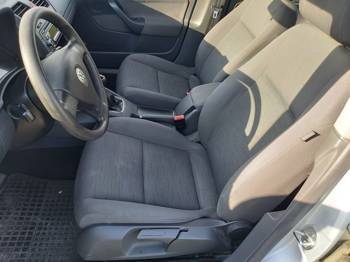 golf 5 1.9 TDI 66KW 2009 god 5 vrata od leda.
