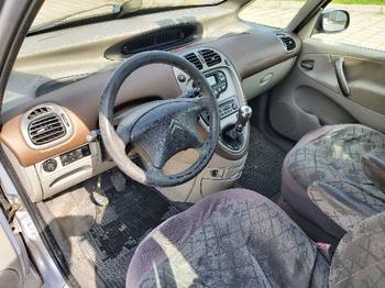 Xsara Picasso 2.0 HDI 66 kw 2005 god stranac restajling.
