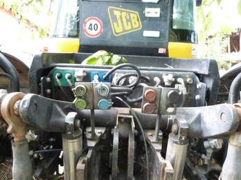 Traktor JCB Fastrac 2135 4ws