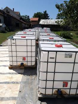 Prodajem plastične IBC cisterne-kontejnere od 1000 l