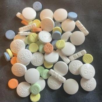 prodajem oksikodon 30 mg, prodajem subokone stripe 8 mg, prodajem Adderall 30 mg, prodajem hidrokodon 10/325 mg, prodajem diazepam valijum. 10 mg,