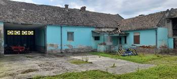 Prodajem kucu u centru Barande,12 ari placa,150m2