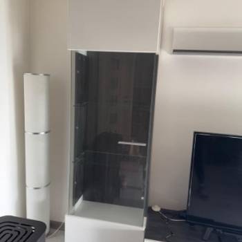 Prodaje se TV komoda sa 2 vetrine