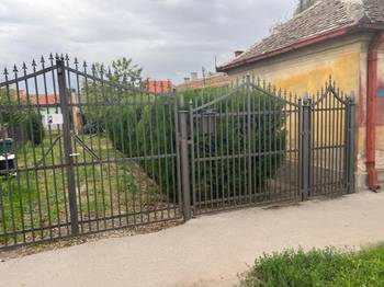 Kuća i gradjevinsko zemljište u centru Požarevca