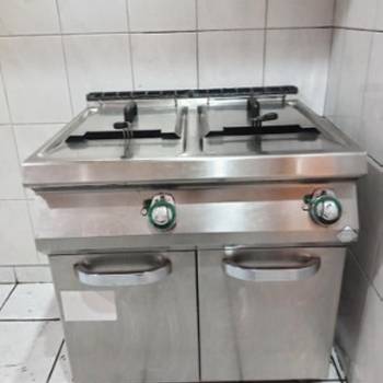 Prodajem trofazna fritezu