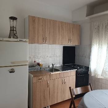 Izdajem renoviran 1.0 stan u Paviljonima, 35 m2.