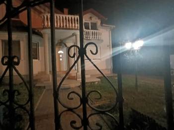 Na prodaju – Prostrana porodična kuća u mirnom delu Beške