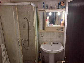 Izdajem sobu na Bežanijskoj Kosi, Novi Beograd