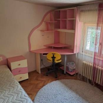 Izdajem sobu na Bežanijskoj Kosi, Novi Beograd