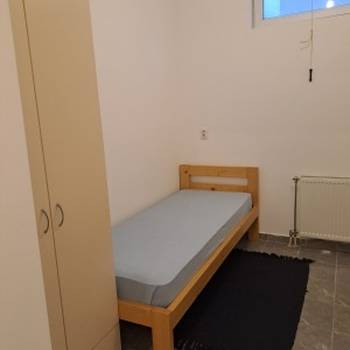 Zemun, Nova Galenika, Soba za izdavanje
