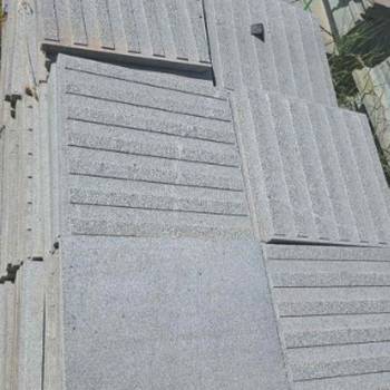 Velika rasprodaja mermernih i granitnih pločica