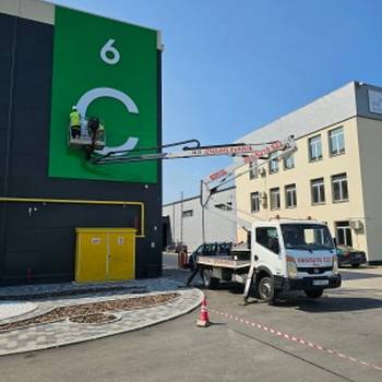 Iznajmljivanje kamiona sa korpom