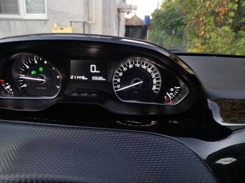 Pežo 2008.1.2turbo benzin 2017. god