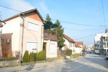 Useljiva kuća u blizini centra Uba 120 m2