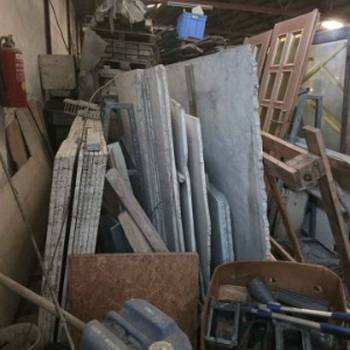 Prodajem vecu kolicinu granita, mermera, masina za kamenoresce, polirke