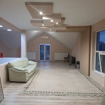 Na prodaju – Prostrana porodična kuća u mirnom delu Beške