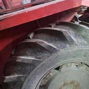 Traktor IMT 560 s 44 motor 1987 god.