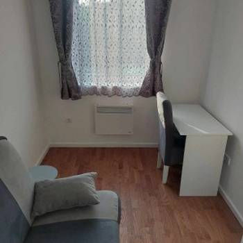 Zvezdara, izdajem jednoiposoban stan