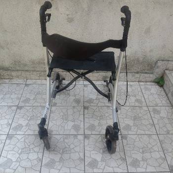 Prodajem hodalicu u odličnom stanju