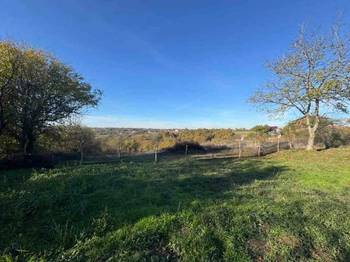 Prodajem plac sa kućom pored škole, Glumčevo Brdo, Barajev