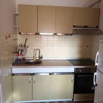 Izdajem dvosoban stan na Banovom Brdu