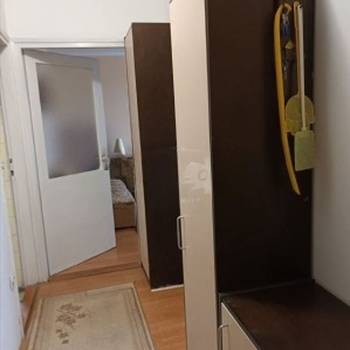 Izdajem dvosoban stan na Banovom Brdu