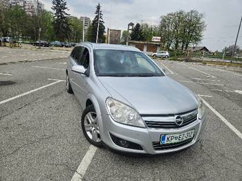 Astra H 2009 god. 1.9 D 88kw 6 brzina odlicna, stranac tek stigla iz Slovenije na tockovima
