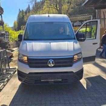 Prodajem vecu kolicinu poliranih granitnih ploca 2cm 3cm dosta alata, freza, viljuskara