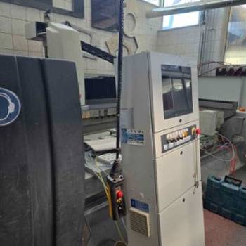 Prodajem vecu kolicinu poliranih granitnih ploca 2cm 3cm dosta alata, freza, viljuskara