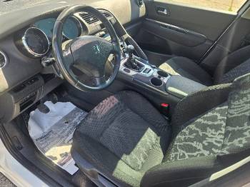 Pezo 3008 1.6 HDI 80 kw 6 brzina 2010 god. Panorama, perla beli, tamna stakla