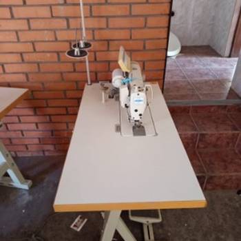 Prodajem dve originalne industriske sivace masine JUKI