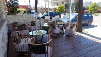 Potrebne radnice, Caffe Enigma