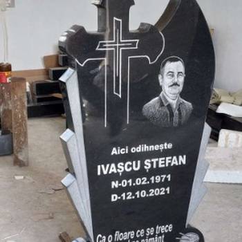 Nadgrobni spomenici akcija vec od 300 € dgrobnih spomenika, grobnica, brzo, povoljno i kvalitetno. U ponudi sve vrste granita i mermera. Pedja, Pančevo Tel/Viber: 0616620900