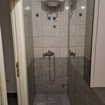 Zemun, Nova Galenika, izdajem sobu