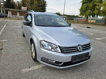 Pasat 7 2.0 TDI 2014 god poslednja serija 103 kw kao nov. Led svetla, diode, xsenoni.