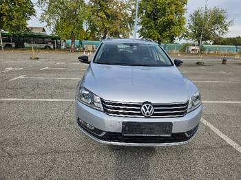 Pasat 7 2.0 TDI 2014 god poslednja serija 103 kw kao nov. Led svetla, diode, xsenoni.
